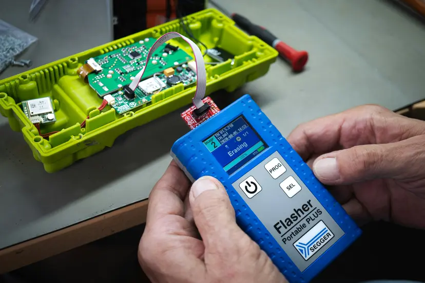 I2C vs SPI: Complete Comparison Guide with Protocol Analysis & Real-World Applications