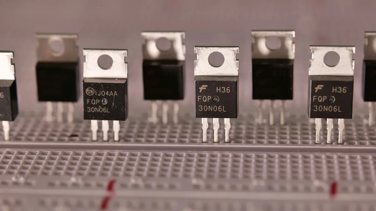 Transistors Explained: BJTs, MOSFETs & IGBTs with Real Part Comparisons