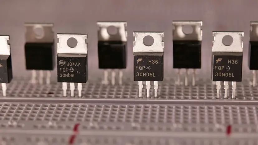 Transistors Explained: BJTs, MOSFETs & IGBTs with Real Part Comparisons